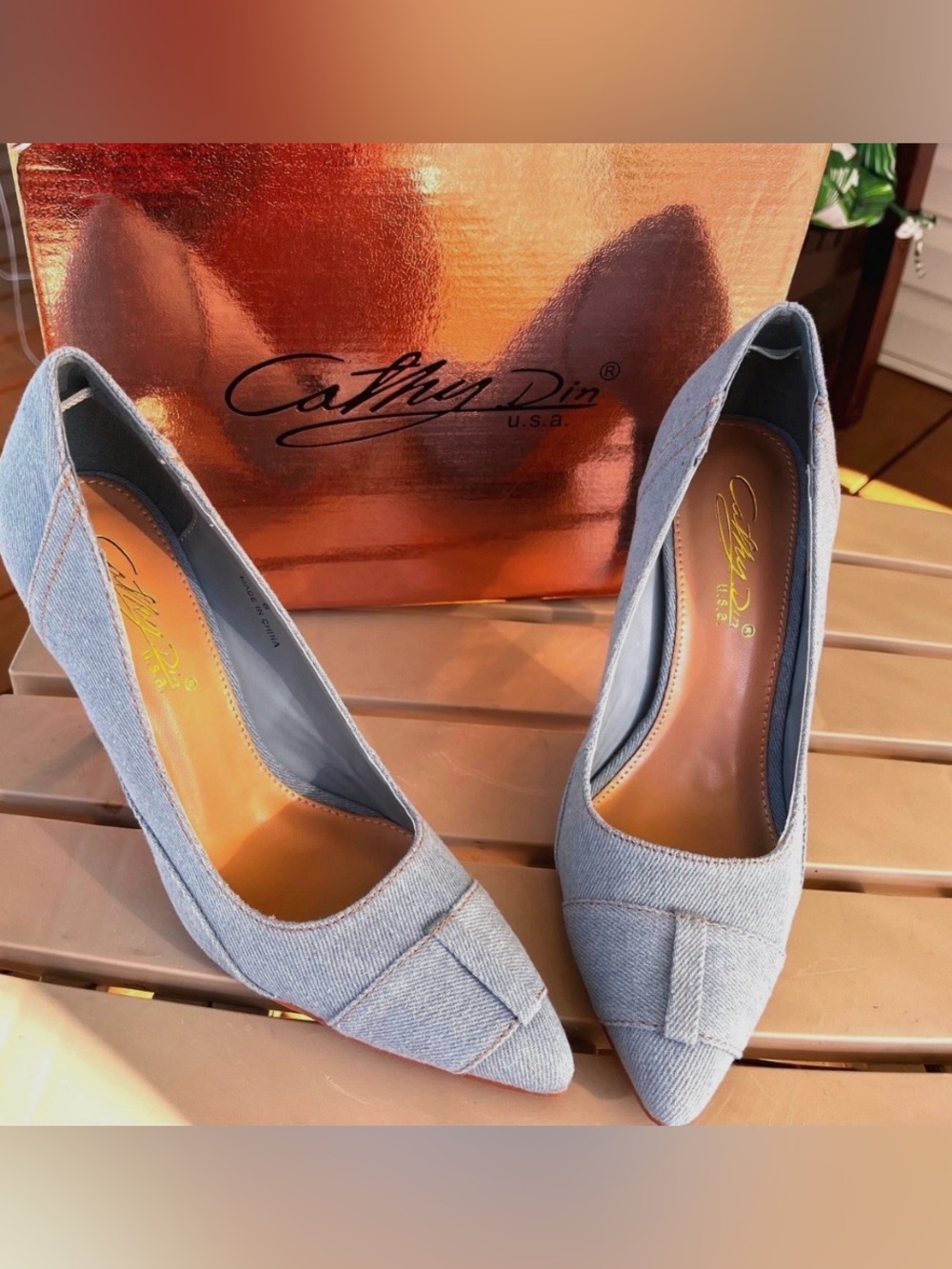 NIB Cathy Din USA Light Wash Denim Pointed-Toe Pumps - Size 8